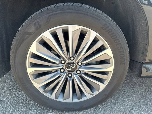 Used 2025 INFINITI QX80 Sensory w/ Premium Cargo Package AWD/4WD image 7