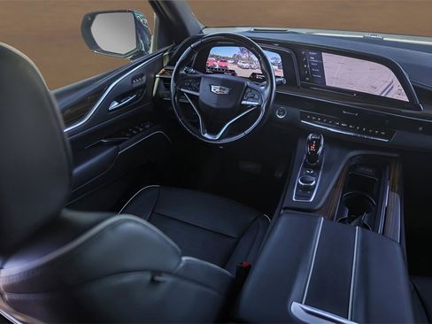 Used 2023 Cadillac Escalade Premium Luxury image 27