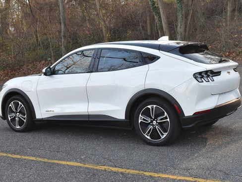 Used 2022 Ford Mustang Mach-E Select image 6