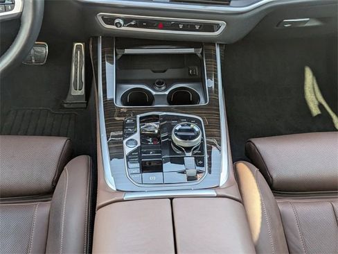 Used 2023 BMW X7 xDrive40i w/ Executive Package image 19