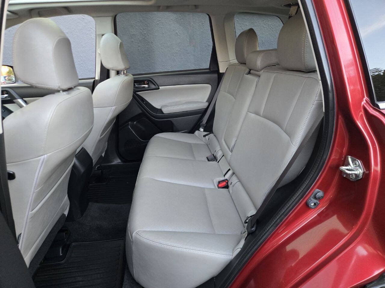 Used 2016 Subaru Forester 2.5i Limited AWD/4WD image 10