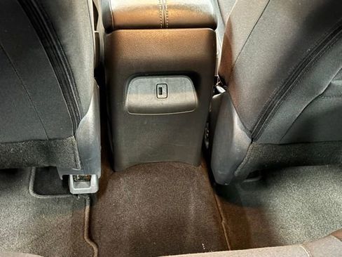 Used 2025 Nissan Sentra SV FWD image 9