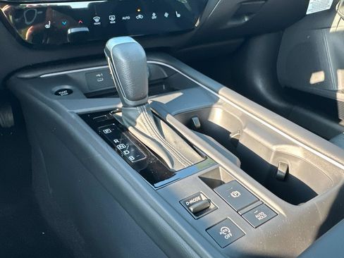 New 2026 Nissan Sentra SV w/ SV Convenience Package FWD image 32
