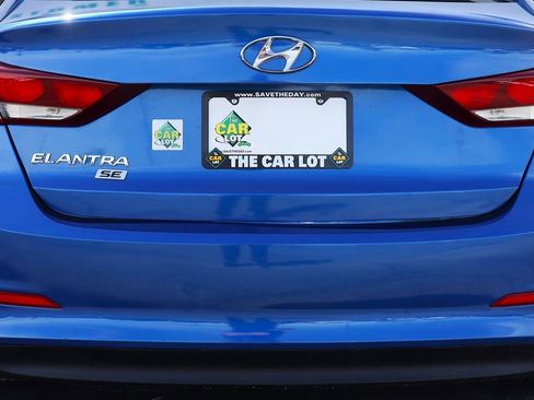 Used 2017 Hyundai Elantra SE image 21