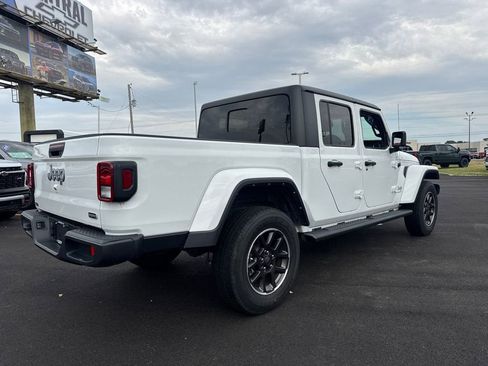 Used 2023 Jeep Gladiator Overland w/ Cold Weather Group AWD/4WD image 6
