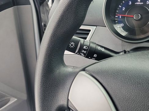 Used 2012 Hyundai Elantra GLS image 23