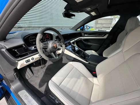Used 2026 Porsche Panamera 4 AWD/4WD image 4