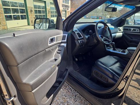 Used 2014 Ford Explorer XLT w/ Equipment Group 202A image 13