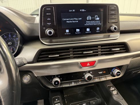 Used 2020 Kia Telluride S FWD image 19