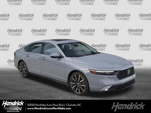 Used 2023 Honda Accord Touring image 1