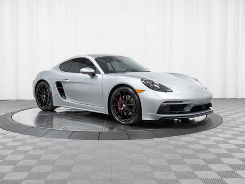 Certified 2025 Porsche 718 Cayman GTS RWD image 9