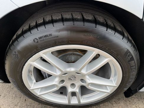 Used 2018 Porsche Panamera 4 AWD/4WD image 22