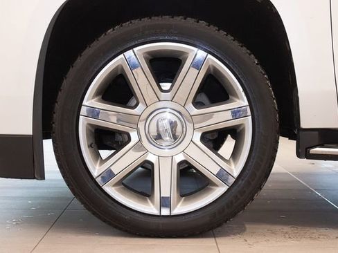 Used 2018 Cadillac Escalade Luxury image 9