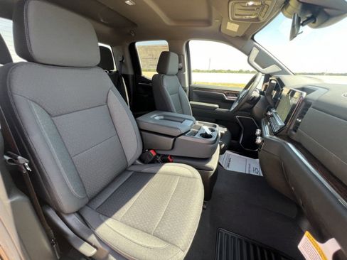 Used 2024 GMC Sierra 1500 Elevation image 16