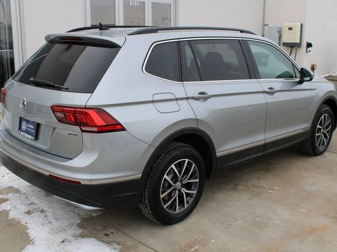 Certified 2020 Volkswagen Tiguan SE w/ Panoramic Sunroof Package image 6