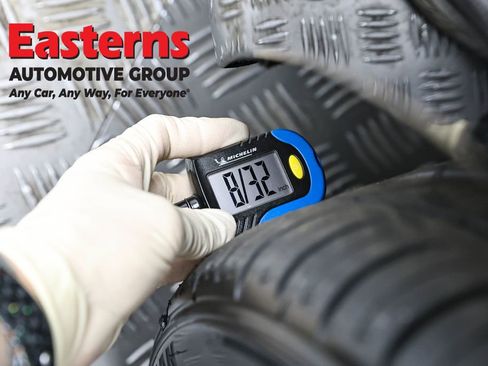 Used 2023 Genesis G70 2.0T image 29