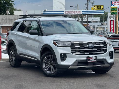 Used 2025 Ford Explorer Active w/ Active Comfort Package AWD/4WD image 11