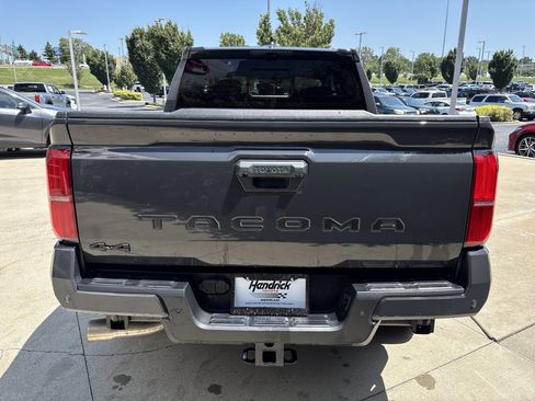 Used 2024 Toyota Tacoma TRD Off-Road w/ TRD Off Road Premium Package AWD/4WD image 8