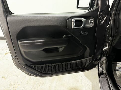 Used 2022 Jeep Wrangler Unlimited Sport AWD/4WD image 18