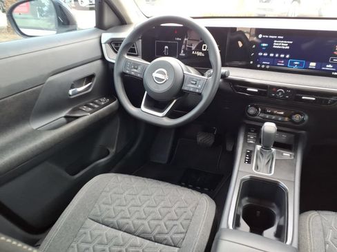 Used 2026 Nissan Kicks SV FWD image 11