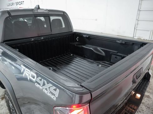 Used 2021 Toyota Tacoma TRD Off-Road AWD/4WD image 39
