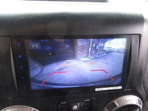 Used 2017 Jeep Wrangler Unlimited Sport w/ Quick Order Package 23S image 31