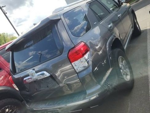 Used 2012 Toyota 4Runner SR5 image 3