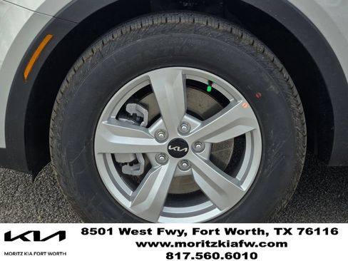 New 2026 Kia Sorento LX FWD image 10