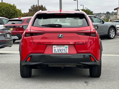 Used 2019 Lexus UX 200 FWD image 4