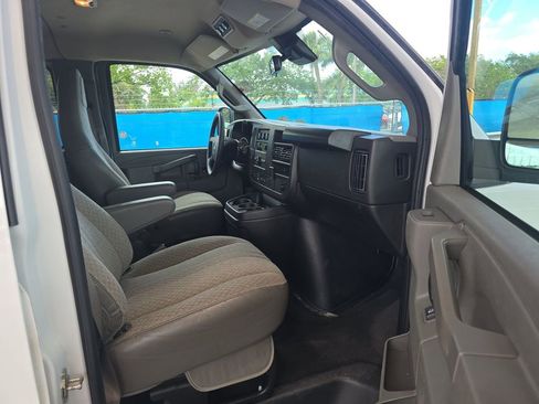 Used 2023 Chevrolet Express 3500 LT w/ LT Preferred Equipment Group RWD image 7