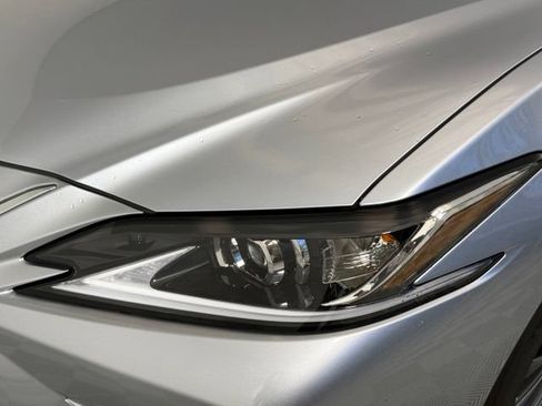 Used 2025 Lexus ES 350 w/ Premium Package FWD image 13