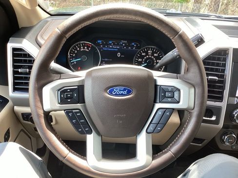 Used 2019 Ford F150 Lariat image 44