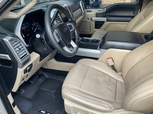 Used 2017 Ford F250 Lariat w/ Lariat Ultimate Package image 23