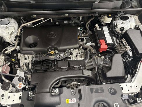 Used 2021 Toyota RAV4 LE FWD image 11