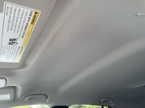 Used 2025 Chevrolet Trax LT w/ LT Convenience Package FWD image 22