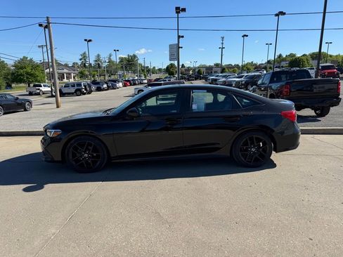 Used 2023 Honda Civic Sport image 9