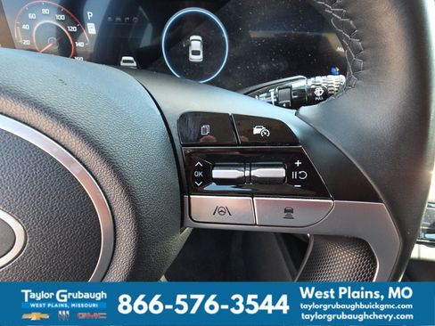Used 2025 Hyundai Elantra SEL FWD image 19