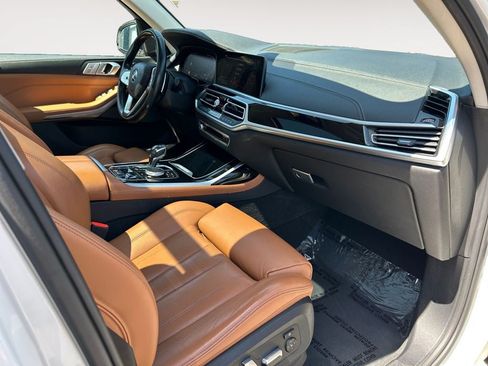 Used 2019 BMW X7 xDrive40i w/ Premium Package AWD/4WD image 13