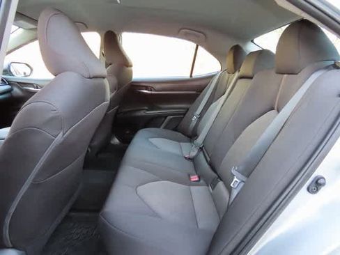 Used 2020 Toyota Camry LE image 13