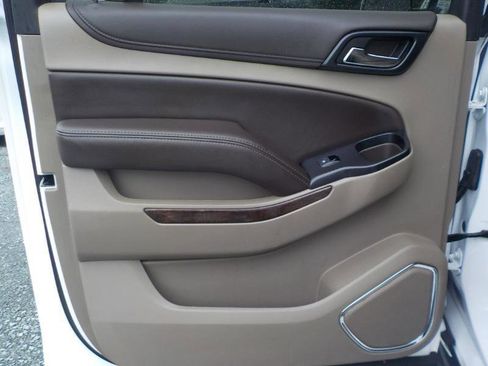 Used 2019 Chevrolet Suburban LT RWD image 22