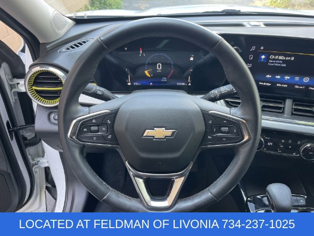 Used 2025 Chevrolet Trax LT w/ Driver Confidence Package FWD image 11