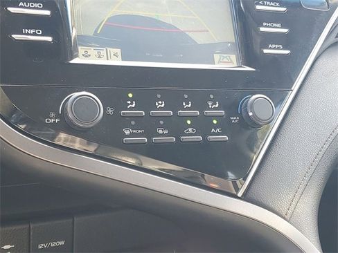 Used 2018 Toyota Camry LE w/ Convenience Package image 25