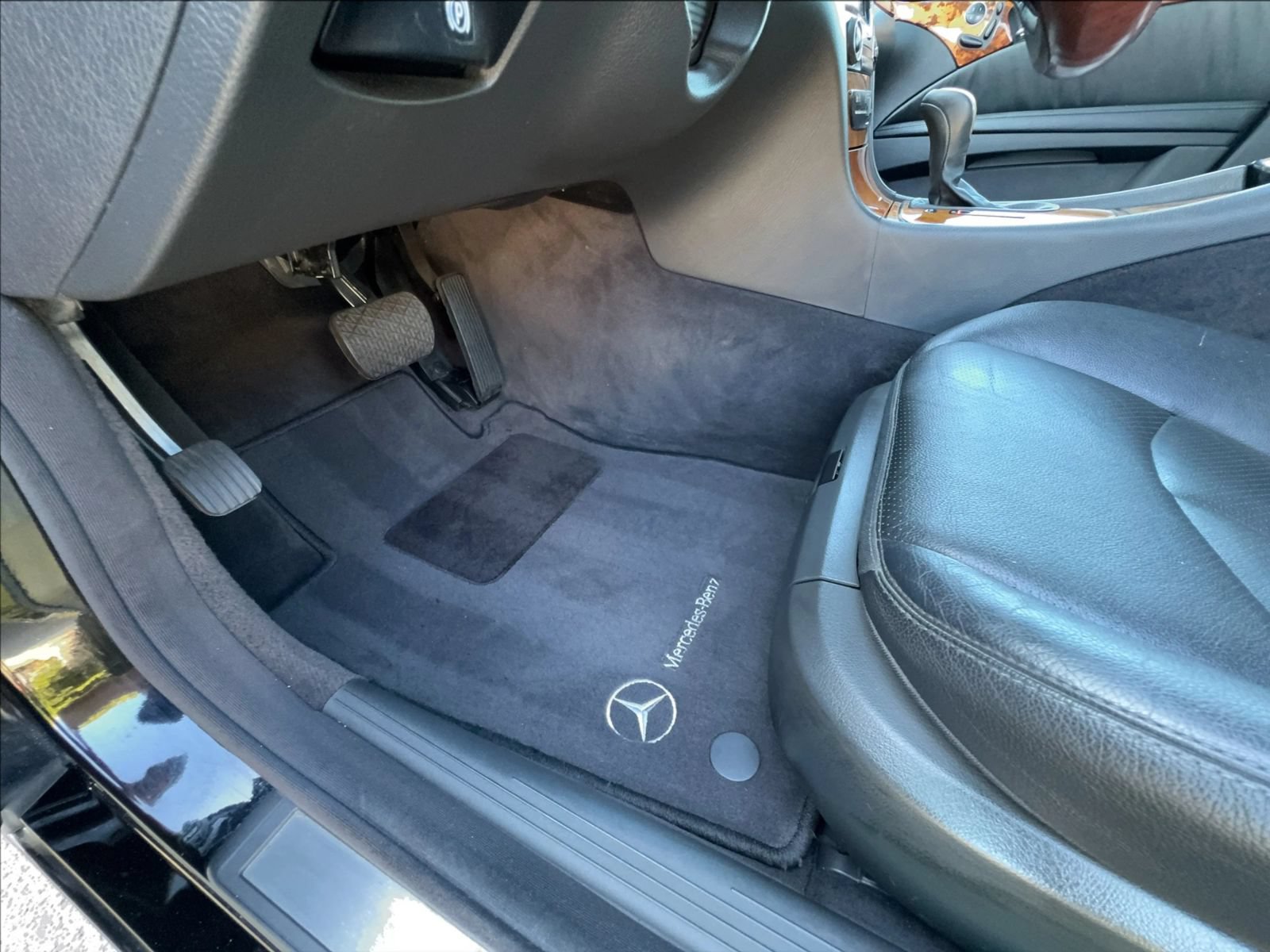 Used 2003 Mercedes-Benz E 320 Sedan image 33