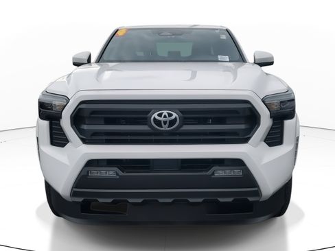 Used 2024 Toyota Tacoma SR5 image 2
