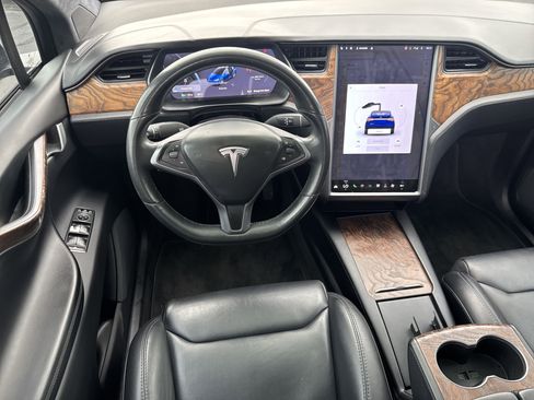 Used 2019 Tesla Model X 75D image 12