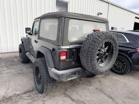 Used 2019 Jeep Wrangler Sport image 10