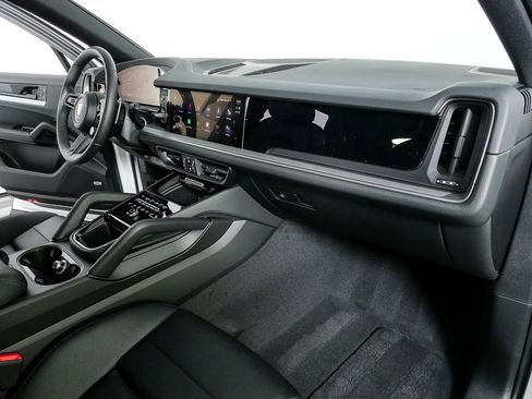 New 2026 Porsche Cayenne AWD image 25