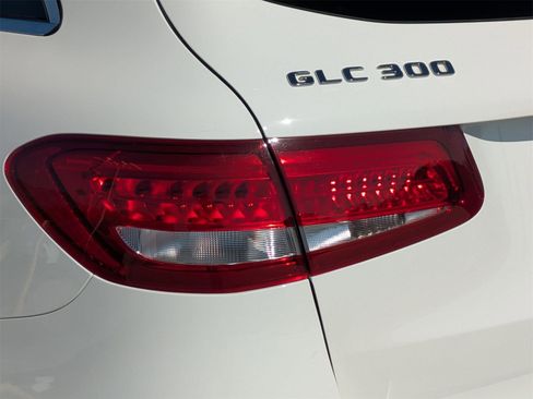 Used 2019 Mercedes-Benz GLC 300 image 18