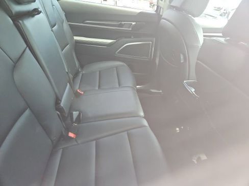 Used 2025 Kia Telluride LX image 6