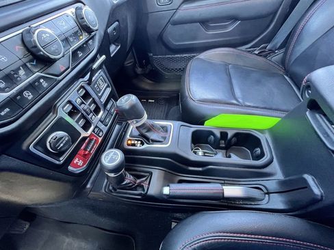 Used 2022 Jeep Wrangler Unlimited Rubicon w/ Steel Bumper Group AWD/4WD image 25